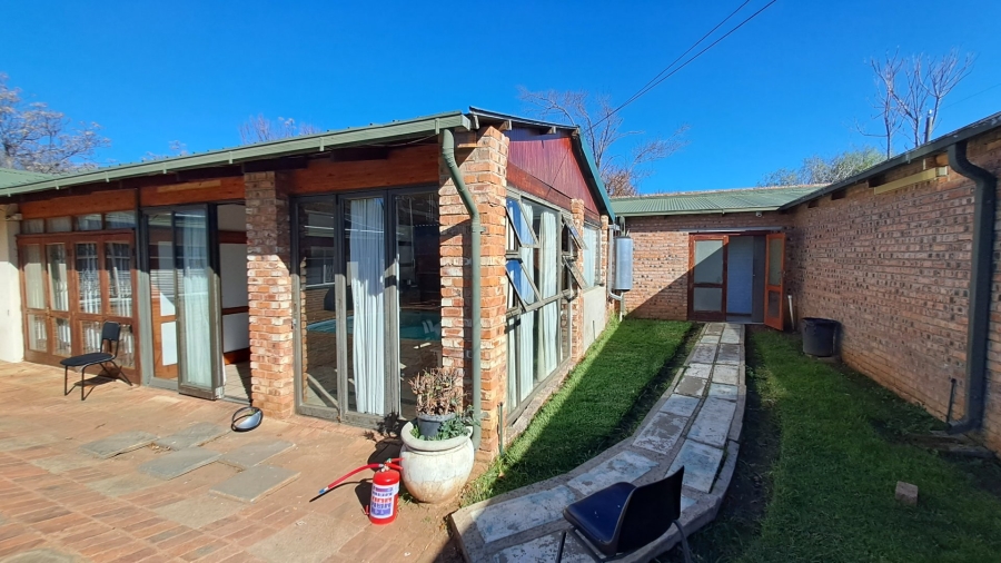 14 Bedroom Property for Sale in Universitas Free State
